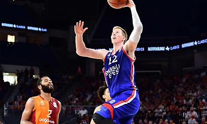 «Σκούπισε» τη Γαλατά και έκλεισε θέση στους τελικούς η Εφές!