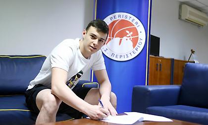 Επίσημο: Υπέγραψε το νέο συμβόλαιο με το Περιστέρι ο Καράμπελας