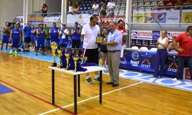 Παράδειγμα προς μίμηση: Παίζει μπάσκετ με ένα χέρι!