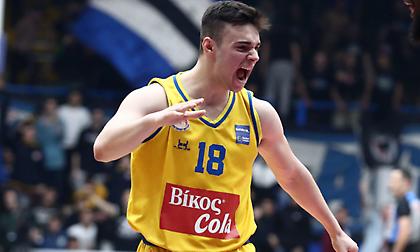 Καράμπελας στο sportfm.gr: «Περιστέρι και Πεδουλάκης με εμπιστεύτηκαν, οι γονείς με κρατούν στη γη»