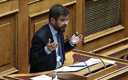 Βουλή: Παραμένει κακούργημα ο βιασμός - κατατέθηκε νομοθετική βελτίωση