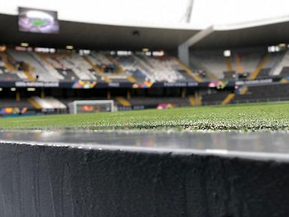 Κίνδυνος αναβολής στο Ολλανδία-Αγγλία