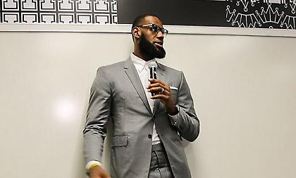 ΛεΜπρον για το σπρώξιμο στον Λόουρι: «Προστατέψτε τους παίκτες»