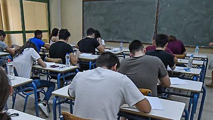 Πανελλαδικές: Δημοκρατία και νέοι το θέμα της Έκθεσης