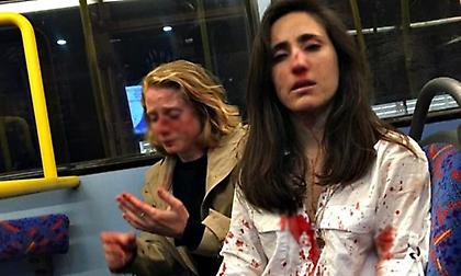 Λονδίνο: Τέσσερις συλλήψεις για την ομοφοβική επίθεση στην αεροσυνοδό και τη φίλη της