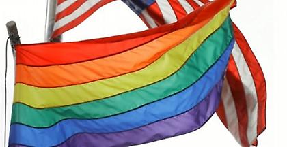 Τραμπ: Απέρριψε αίτημα πρεσβειών των ΗΠΑ για έπαρση σημαίας με ουράνιο τόξο