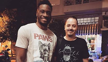 Ο Θανάσης Αντετοκούνμπο συνάντησε τον… Κυρ-Αλέκο Τσουβέλα (vids-pics)