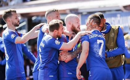 Χόρεψε την άμυνα της Αλβανίας και σκόραρε ο Γκούντμουντσον (video)