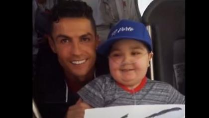 Respect Κριστιάνο: Σταμάτησε το πούλμαν και φωτογραφήθηκε με 11χρονο με ανίατη ασθένεια (video)