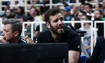 Έσπασαν το τζάμι στο αμάξι του Νίκου Παππά (pic)