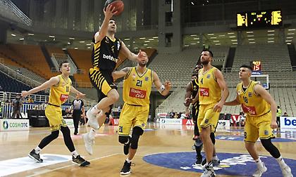 Σχεδόν άδειο το ΟΑΚΑ στο ΑΕΚ-Περιστέρι