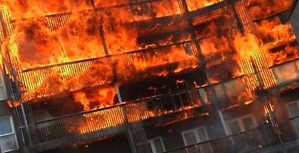 Πυρκαγιά στο Λονδίνο: Καταστράφηκαν ολοσχερώς 20 διαμερίσματα (Video)