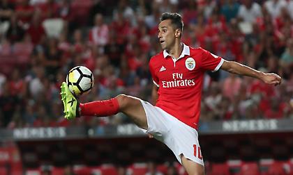 Κρεμάει τα παπούτσια του ο Ζόνας!