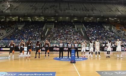 Πανό διαμαρτυρίας για τα ακριβά εισιτήρια στο ΟΑΚΑ (pic)