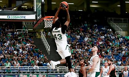 Αντετοκούνμπο: «Αδέρφια μου Γκίκας και Σαλούστρος, ονειρικό που παίζουμε στον τελικό μαζί»