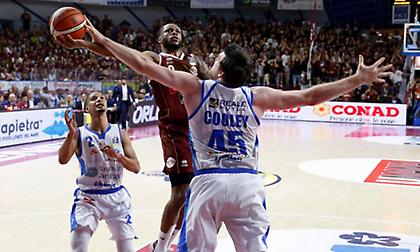 Ζωντανή στο θρίλερ η Βενέτσια και 1-0 στους τελικούς!