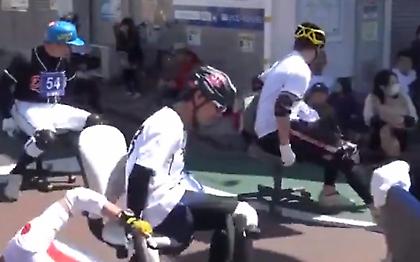 Αγώνες με καρέκλες γραφείου στην Ιαπωνία (video)