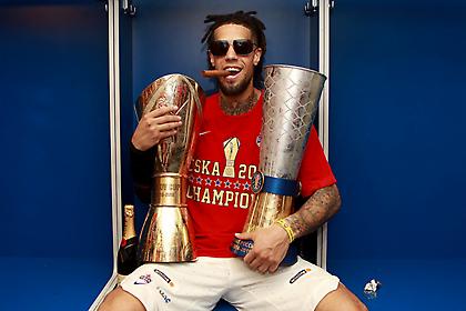 Χάκετ: «Απλά μαγική η σεζόν αυτή»