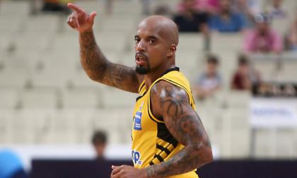 Θίοντορ: «Αναρωτιέμαι αν θα πάρω τον μισθό μου. Δεν μιλάω για την ΑΕΚ»