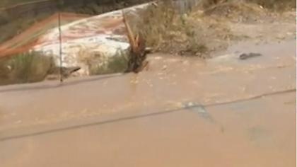 Καιρός: Ισχυρή βροχόπτωση στη Βάρκιζα - Πλημμυρισμένοι δρόμοι