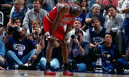 The Flu Game: Το βράδυ που ο Τζόρνταν κέρδισε κόντρα σε όλους και όλα! (vid)