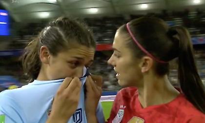 Έβαλαν τα κλάματα μετά το 13-0 οι παίκτριες της Ταϊλάνδης (video)