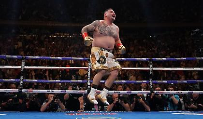 Μεγαλεία για Ρουίς μετά τη νίκη επί του Τζόσουα – Υποδοχή με κόκκινο χαλί (video)