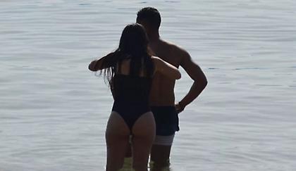 Με την «καυτή» φίλη του στην Σκιάθο ο μπαλαδόρος Γιώργος Γακουμάκης