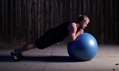 Αυτές είναι οι 5 καλύτερες ασκήσεις κοιλιακών που δεν κάνετε σχεδόν πότε!