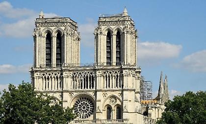 Γαλλία: Το Σάββατο η πρώτη λειτουργία της Παναγιάς των Παρισίων μετά την πυρκαγιά