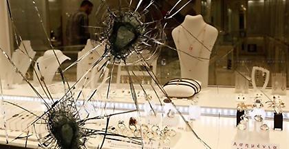 Διέρρηξαν κοσμηματοπωλείο στο Ίλιον τα ξημερώματα