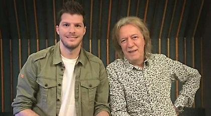 Λούκας Γιώρκας και Κώστας Τουρνάς στο στούντιο  για τη διασκευή του θρυλικού «Ήλιε μου»