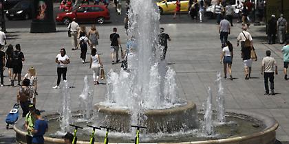 Καιρός: «Καυτή» Παρασκευή με υψηλές θερμοκρασίες σε όλη τη χώρα