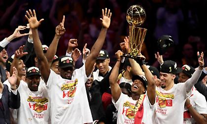 Πρωταθλητές οι Ράπτορς, έπεσαν ηρωικά οι λαβωμένοι Γουόριορς