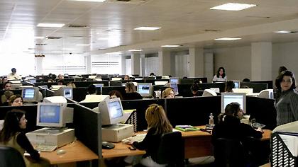 «Πάγωμα» προσλήψεων και αδειών στο Δημόσιο λόγω εκλογών