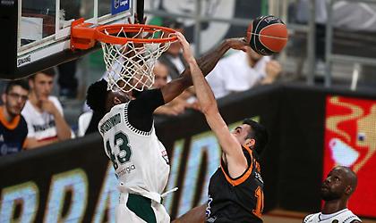 Κάρφωσε και στη συνέχεια τάπωσε ο Θανάσης Αντετοκούνμπο! (video)