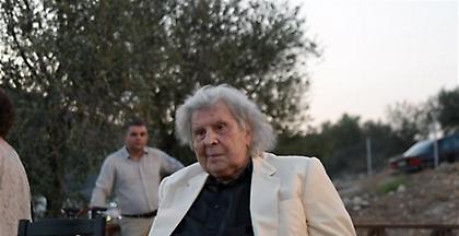 Εξομολόγηση της κόρης του Μίκη Θεοδωράκη: Κάνει ντρίμπλα στον θάνατο