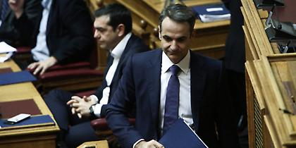 Δείχνουν αυτοδυναμία οι τελευταίες δημοσκοπήσεις για ΝΔ και ΣΥΡΙΖΑ