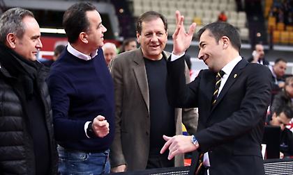 Δευτέρα ή Τρίτη το ραντεβού Αγγελόπουλου-Μπάνκι