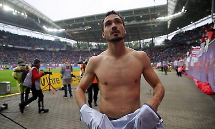 Kicker: «Καμία συμφωνία ακόμα Μπάγερν και Ντόρτμουντ για Χούμελς, συμβόλαιο ως το 2022»