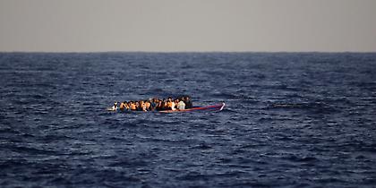Ναυάγιο με μετανάστες ανοικτά της Τουρκίας -Οκτώ νεκροί (video)