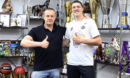 Συνεχίζει στην ΤΣΣΚΑ ο Αντόνοφ