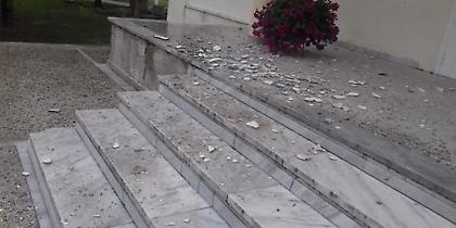 Ερείπιο το νοσοκομείο του Κιλκίς - Πέφτουν σοβάδες από τα ταβάνια (pics)