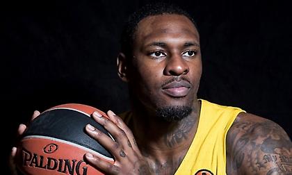 Παραμένει στην Μακάμπι ο Μπλακ