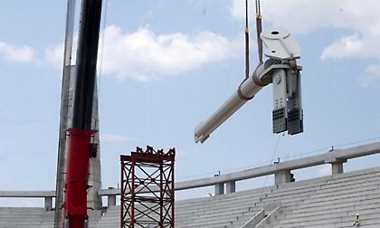 Τοποθετήθηκε το πρώτο κομμάτι του στεγάστρου στην «Αγια-Σοφιά» (pics/video)