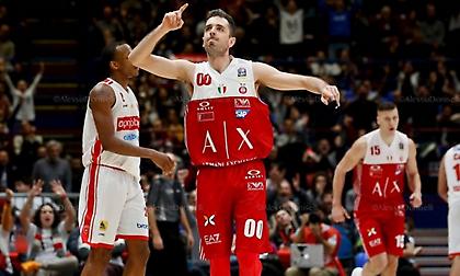 Μένει στην Αρμάνι ο Ντέλα Βάλε