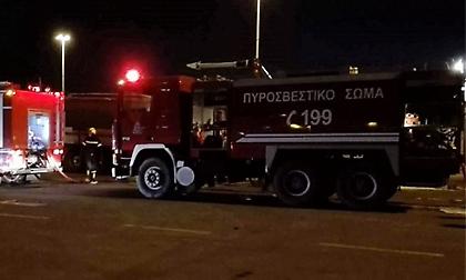 Μεγάλη πυρκαγιά σε βιοτεχνία επίπλων στον Κορυδαλλό