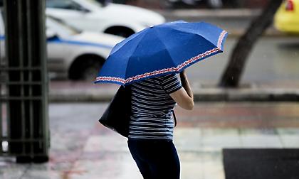 Συνεχίζεται ο βροχερός καιρός και σήμερα – Δείτε που θα βρέξει