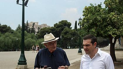 Βόλτα στο Ζάππειο πήγε ο Τσίπρας με τον Βασίλη Βασιλικό