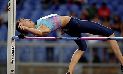 Ακόμα «πετάει» η Λασίτσκενε